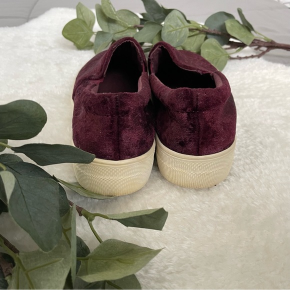 Steve Madden Burgundy Gills Crushed Velvet Platform Slip-on Sneakers - Picture 5 of 11